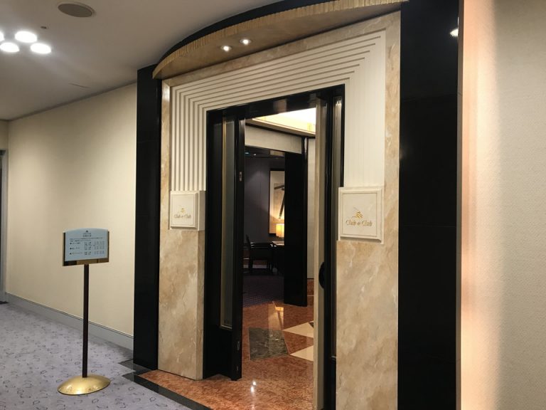 ①-2 スポーツジム入口