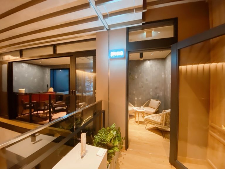 フロント付近ウェイティングスペース(1)