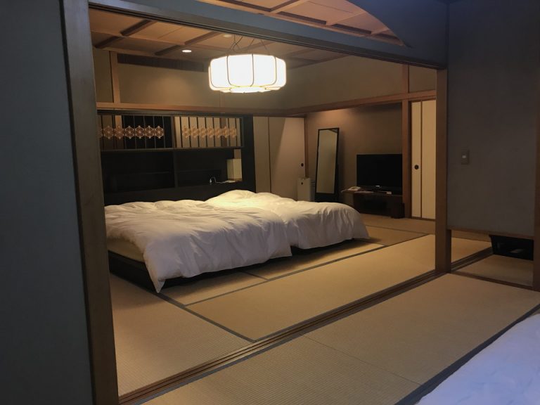 客室全体入口方向(2)
