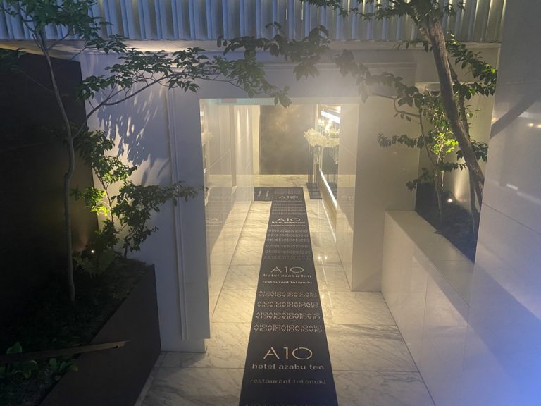 フロントへ向かう廊下(1)