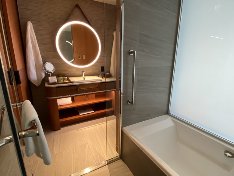 バスルーム内から入口