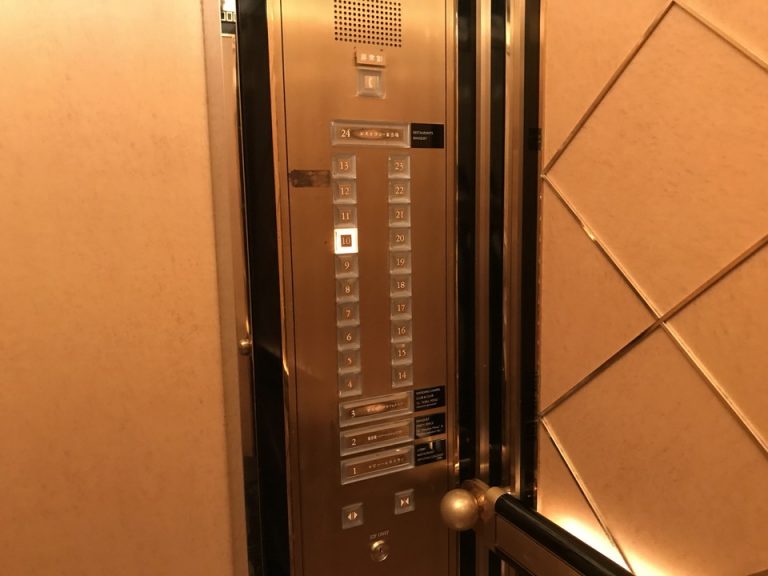 ⑤エレベーターボタン