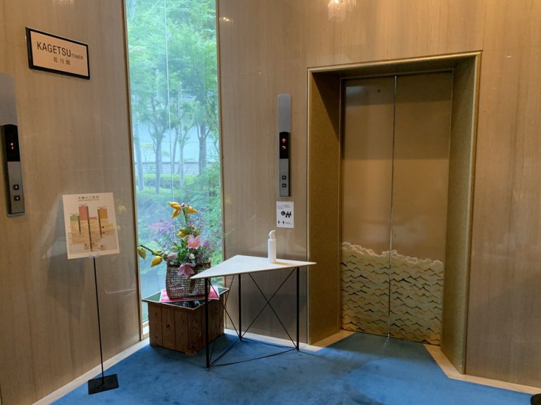 エレベータホールフロント階