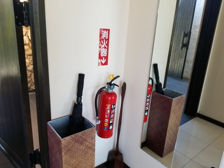 部屋の入り口側