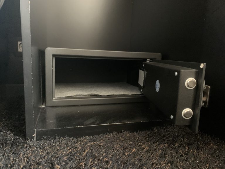 セーフティーボックス(開けた状態)