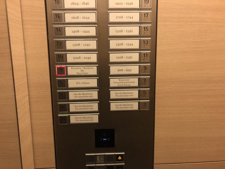 エレベーター階数ボタン (2)