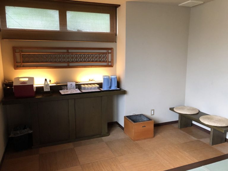 3階エレベーターホール2