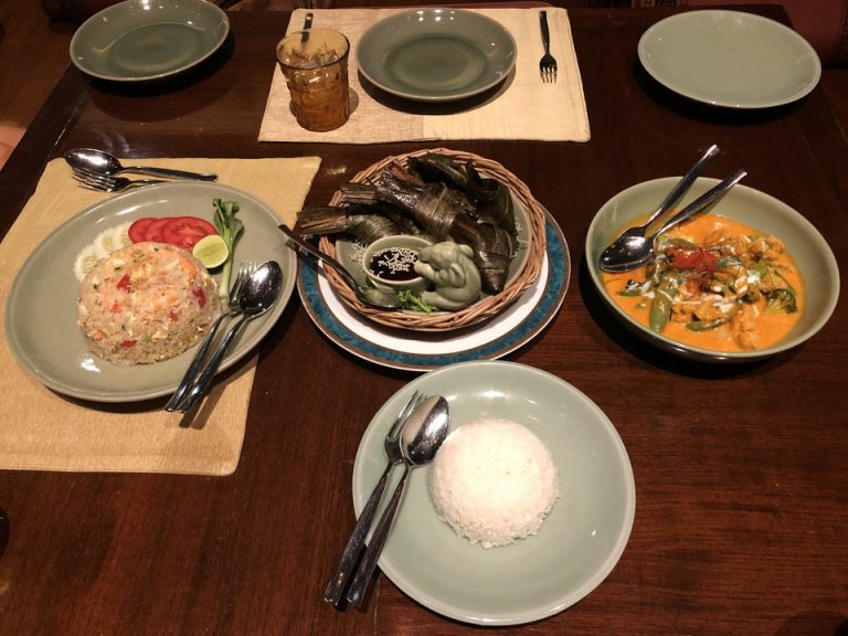 THARA THONG restaurnt料理全体
