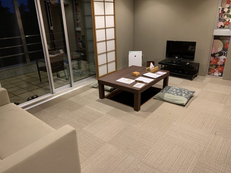 客室全体(窓際方向)(2)