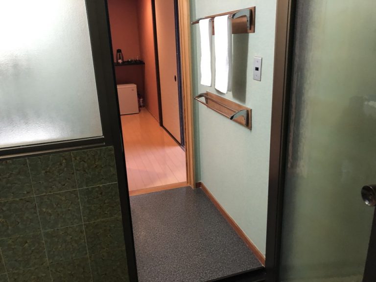 バスタブ内から入り口