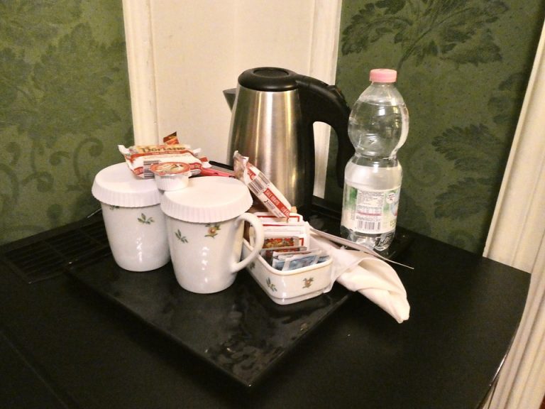 25. ミニバー・カフェ1