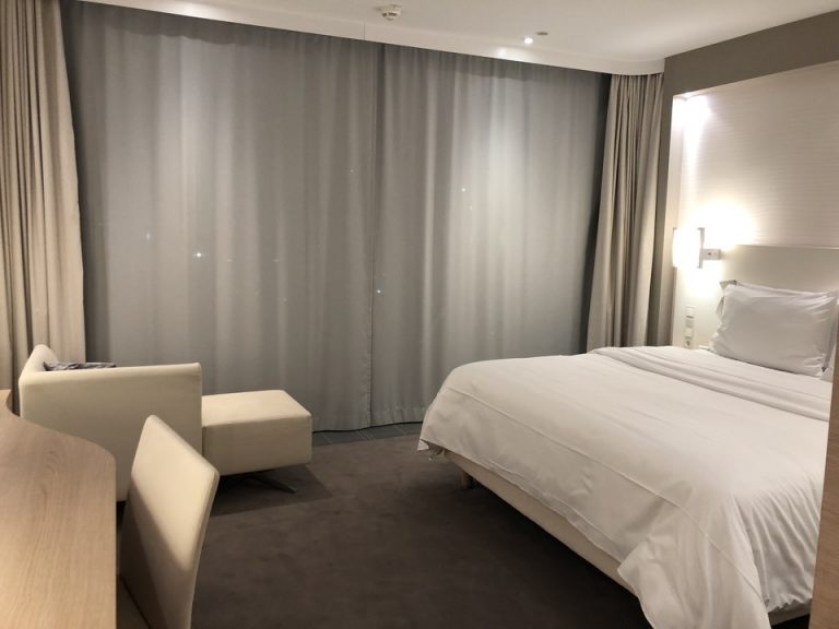 客室全体(窓際方向) (2)