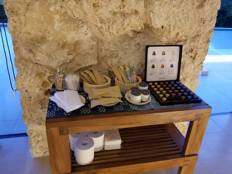 アメニティの予備もロビーにありました。