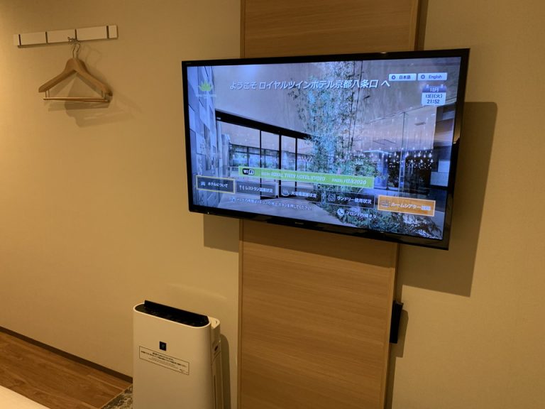 ベット方向からTV