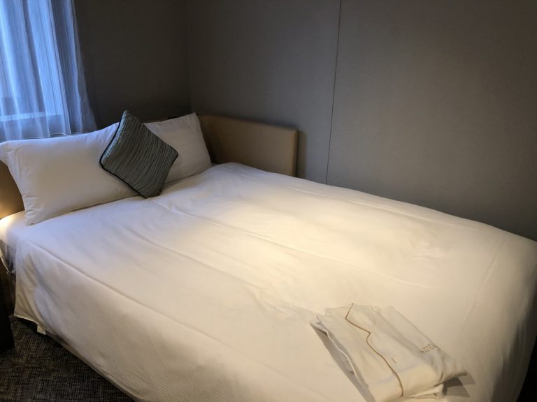 ベッド