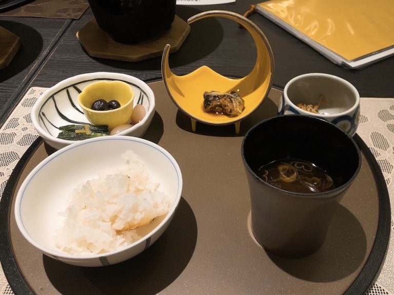 夕食・食事と留椀