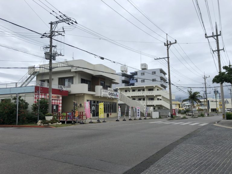 ホテル前にある居酒屋
