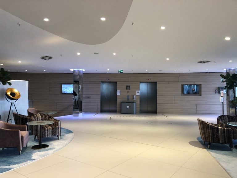 エレベーターホールフロント階 (2)