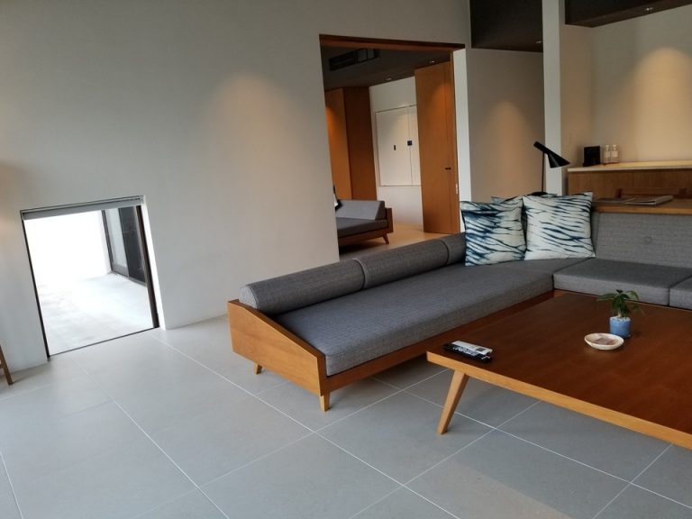 こちらにも小窓が