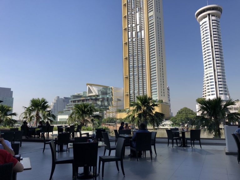 朝食会場GIORGIO_S restaurant客席一部テラス席