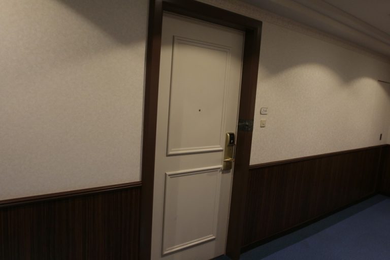 客室入口