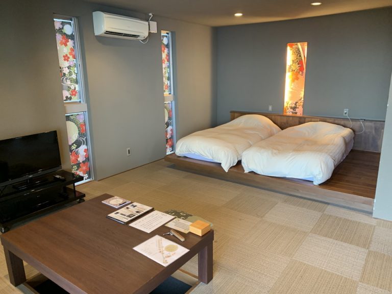 客室全体(入口方向)
