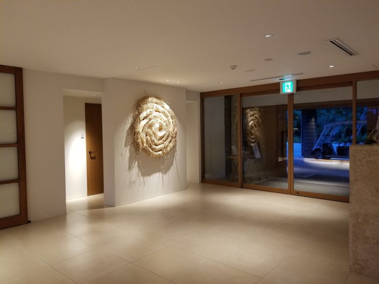 フロント入り口