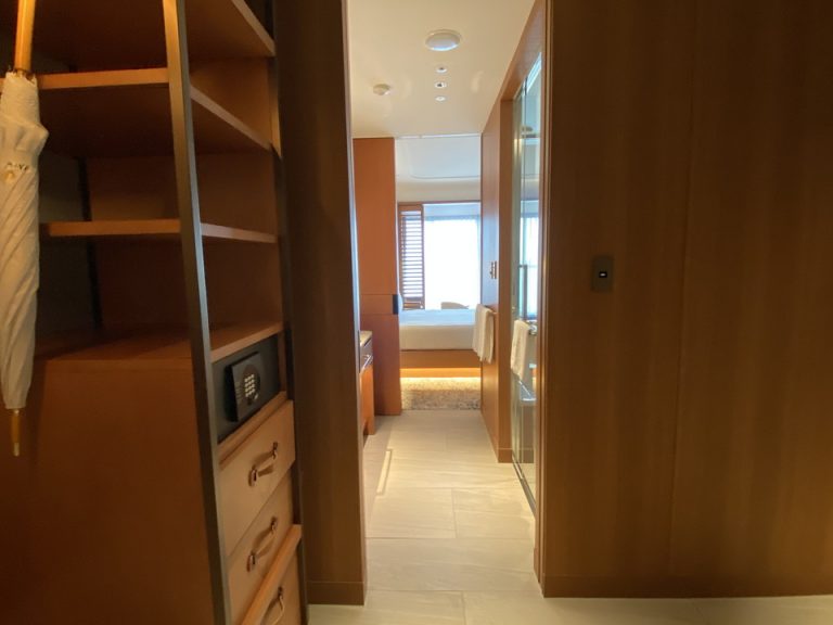 客室全体(窓際方向)(1)