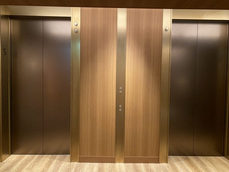 エレベーターホールフロント階