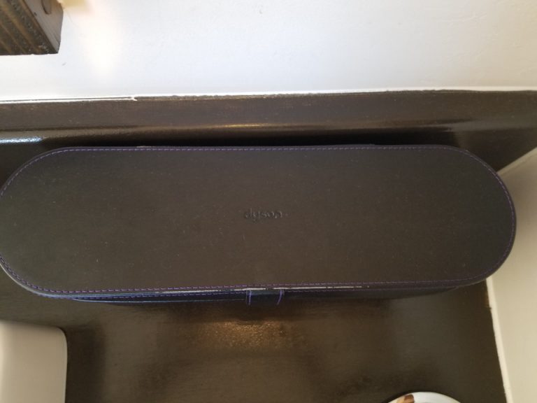 ドライヤー収納もdyson専用ケース