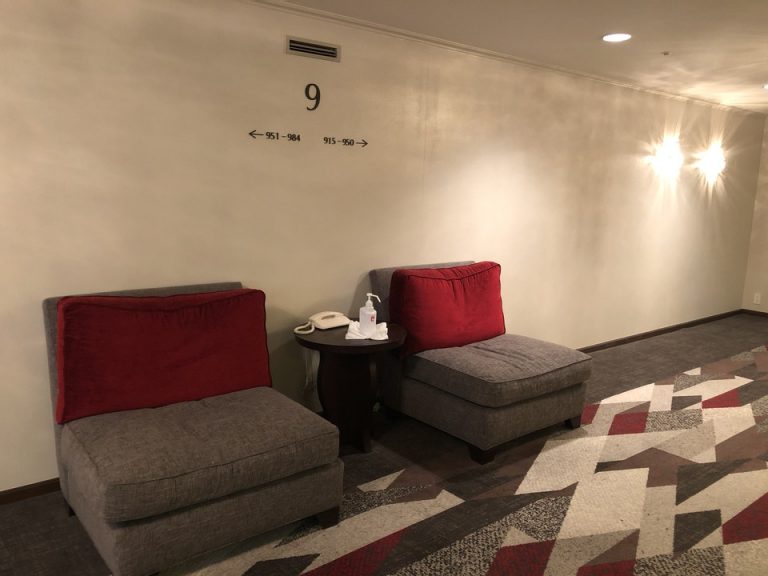 客室階エレベーターホール(6)