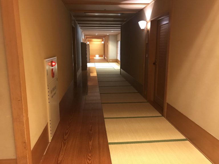 客室階廊下全体