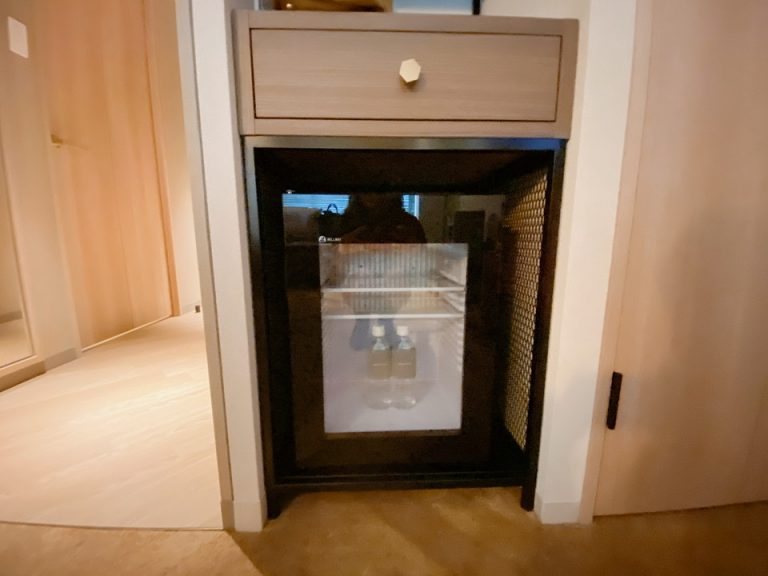 金庫閉めた状態(冷蔵庫上)