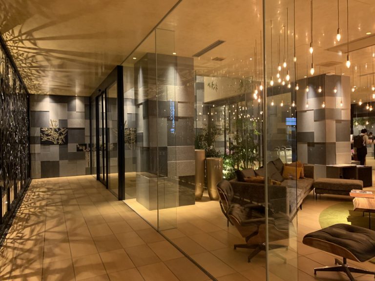 エントランス外観(1)