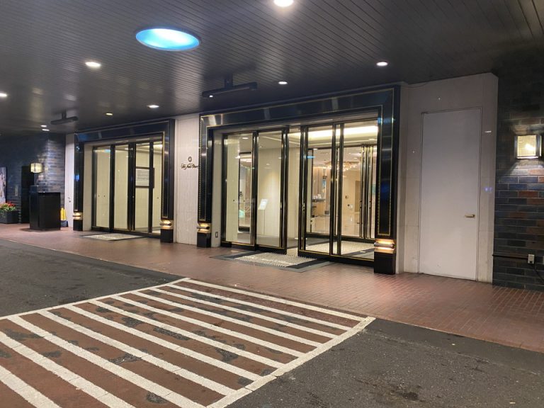 エントランス外観(1)