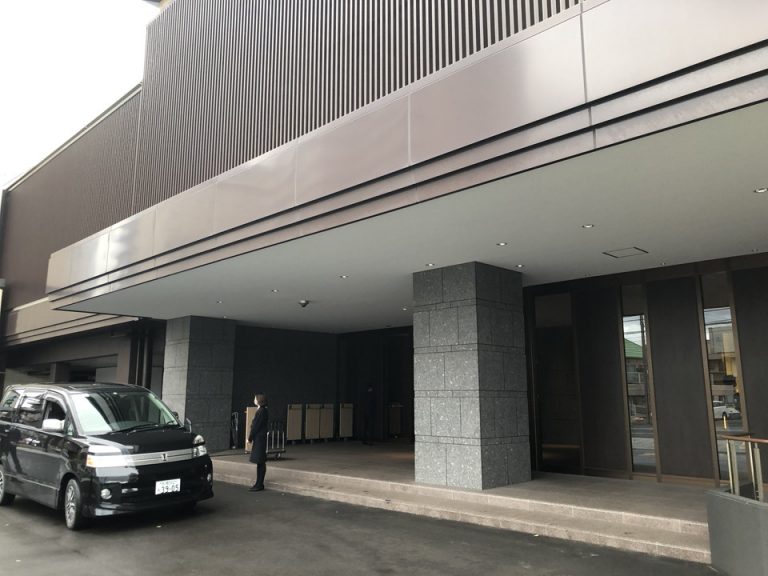 エントランス外観1