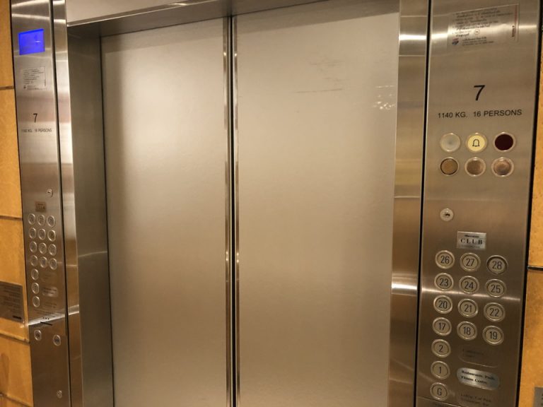 エレベーター階数ボタン6