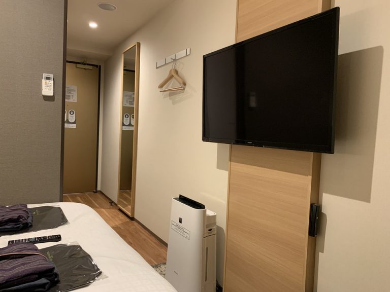 客室全体(窓際方向)