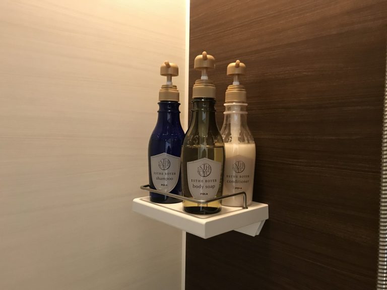 風呂場シャンプー類