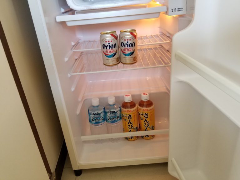 水、さんぴん茶、オリオンビールが2本ずつ(無料)