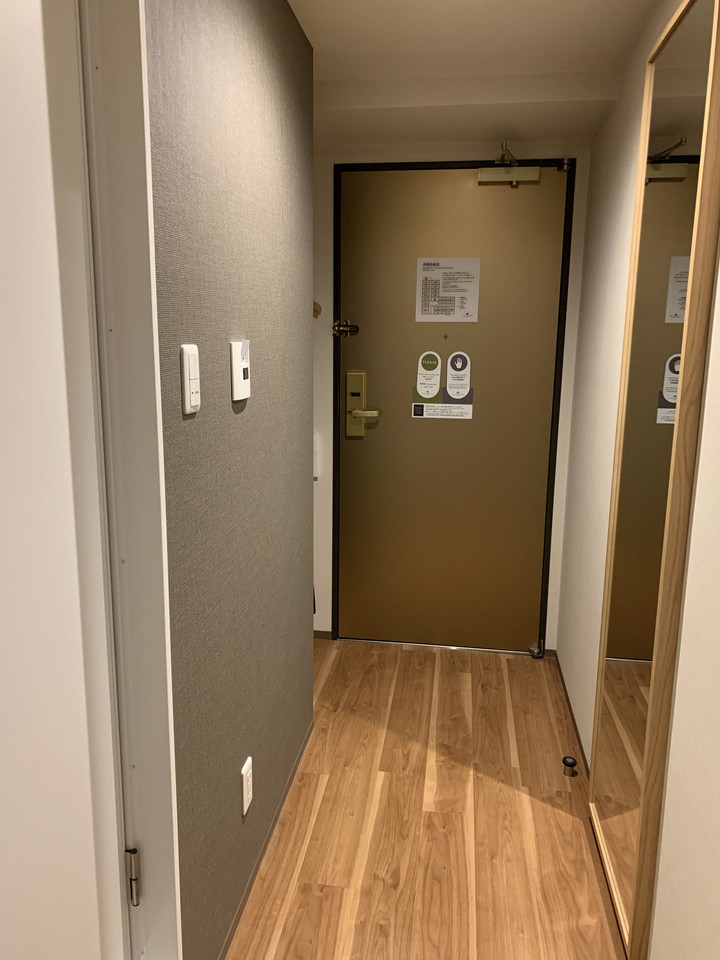 客室入口内観ドア