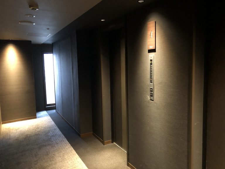 エレベーターホール客室階2