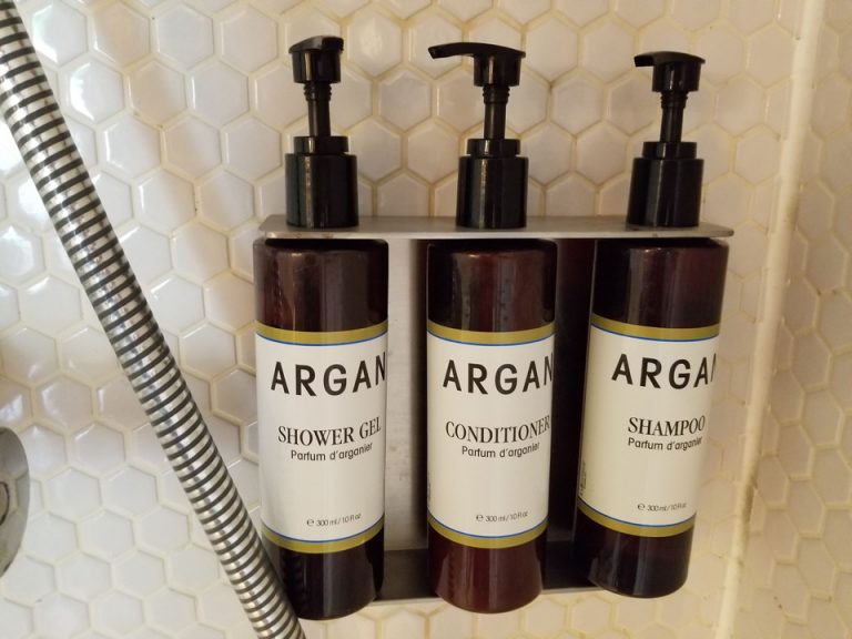 シャンプー類。いい匂いでした