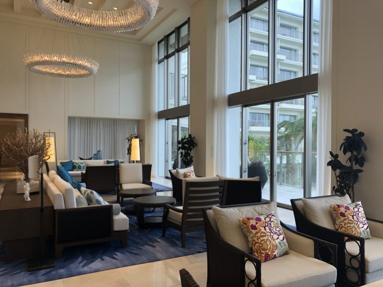 フロント待合い