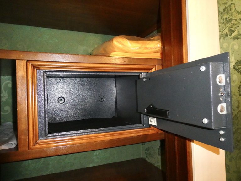 22. セーフティーボックス(開けた状態)2