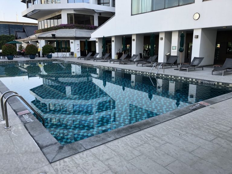 TERRACE POOL3