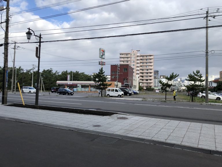 ホテル前道路1