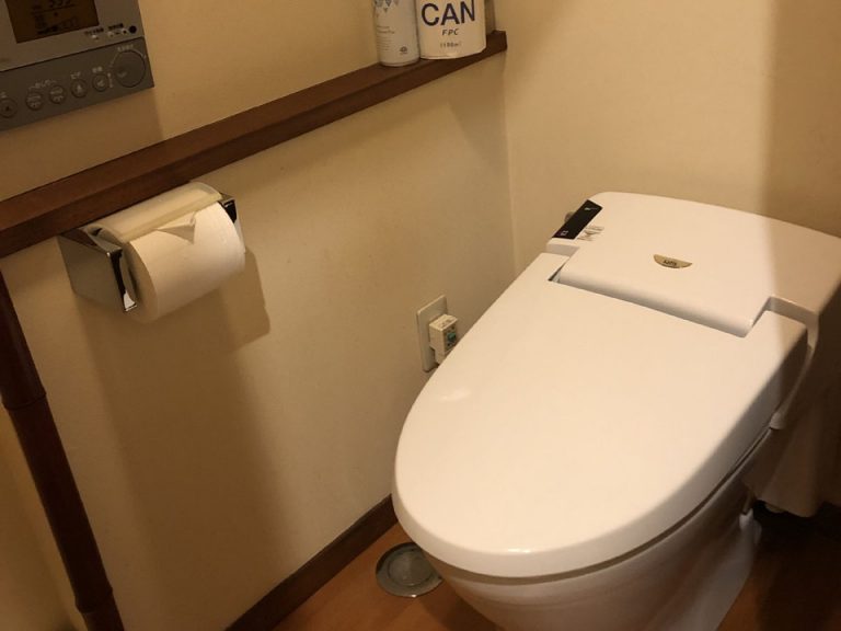 客室トイレ2