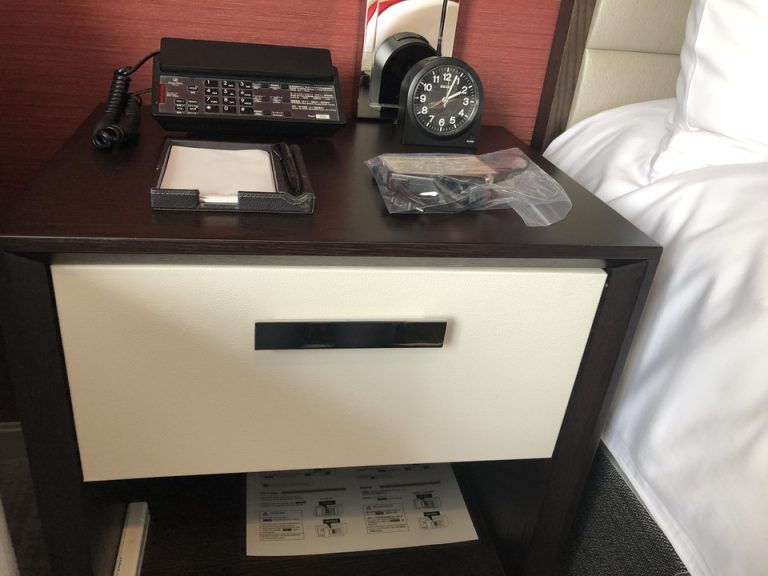 ベッドサイド(3)