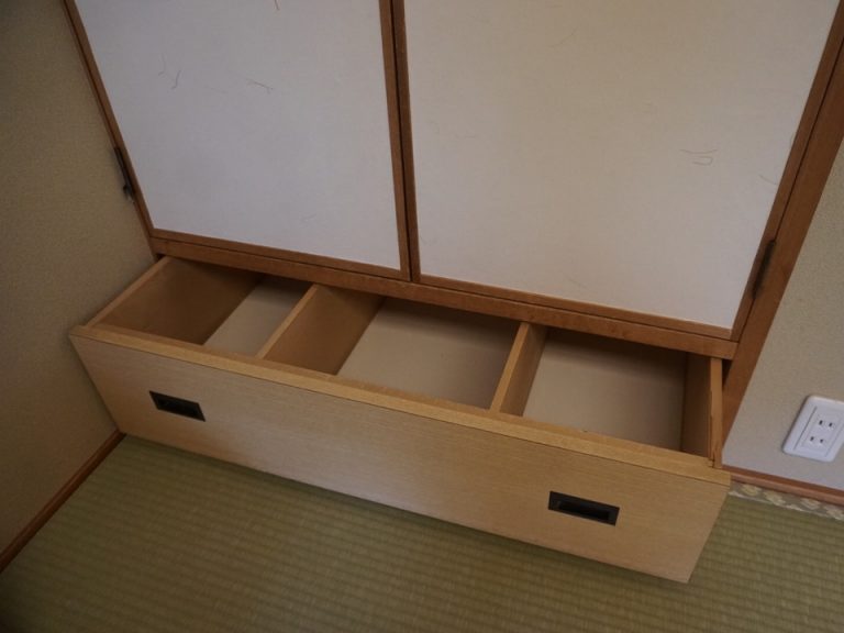 クローゼット下の引き出し